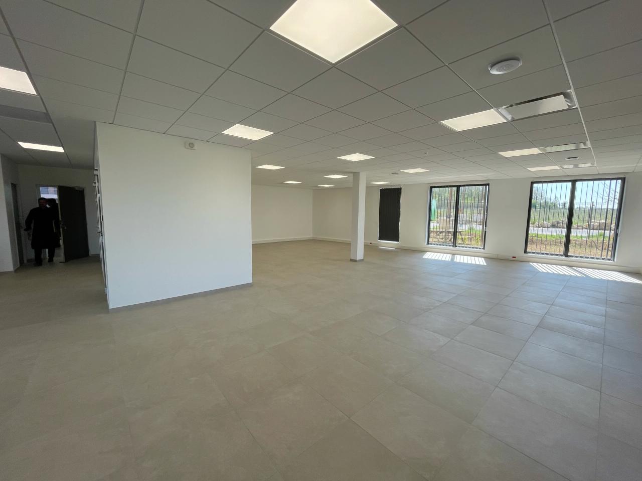 Local d'activité Coupvray 1832m² Location local d'activité Coupvray Seine-et-Marne OLACT2316528 8